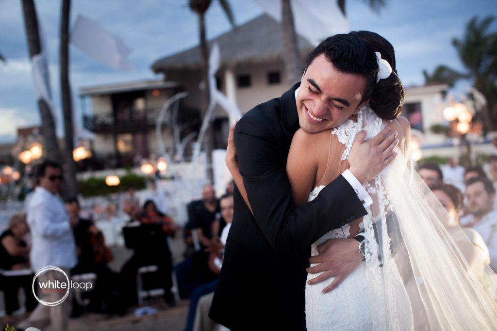 Vero and Misael - wedding on the beach ceremony - Acapulco, Mexico