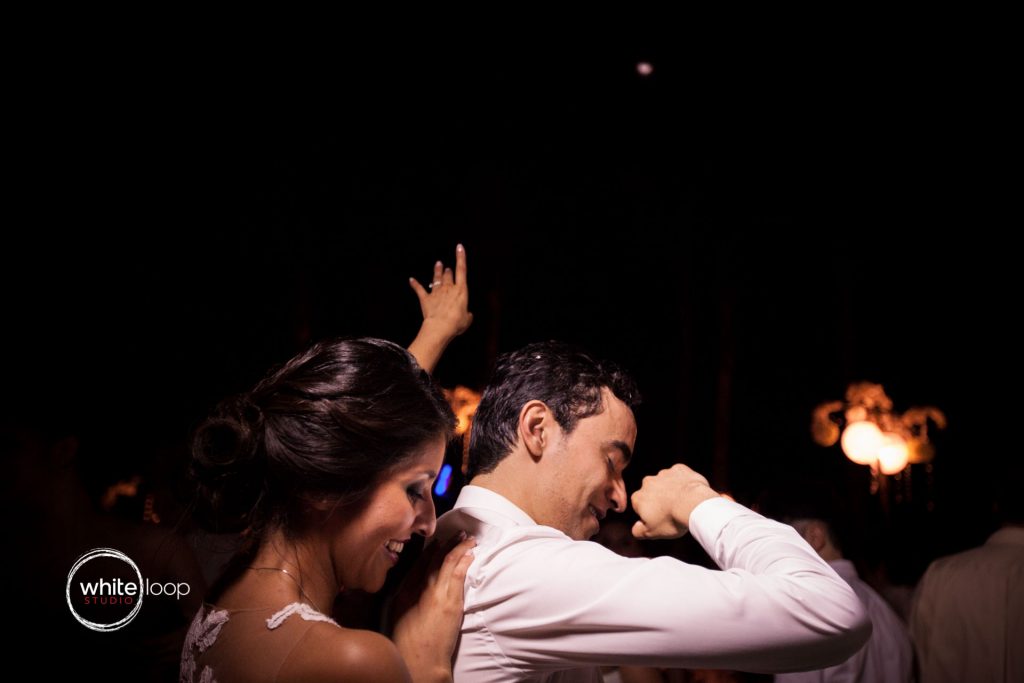 Photograph of Vero and Misael dancing at their wedding - Acapulco, Mexico